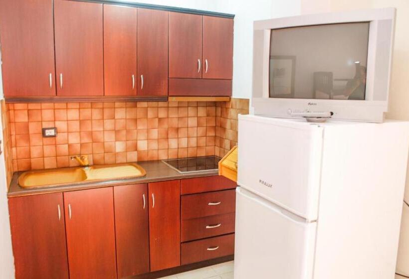 Apartament 1 Dormitori amb Balcó, New Crystal