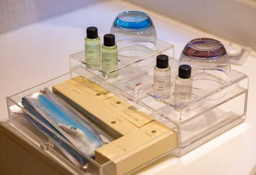 جناح عائلي, Shenzhen Flight One