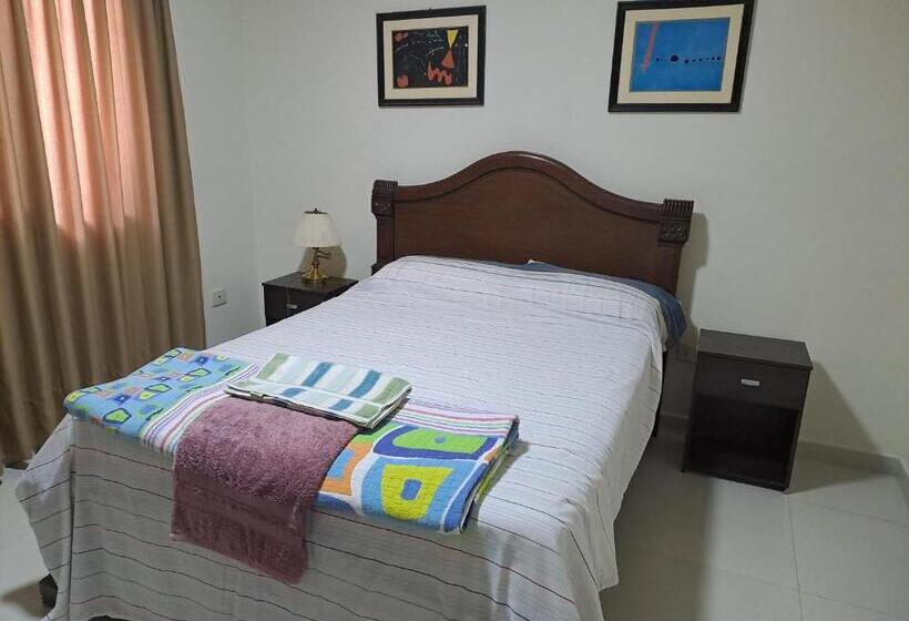 اتاق لوکس, Sur Backpackers