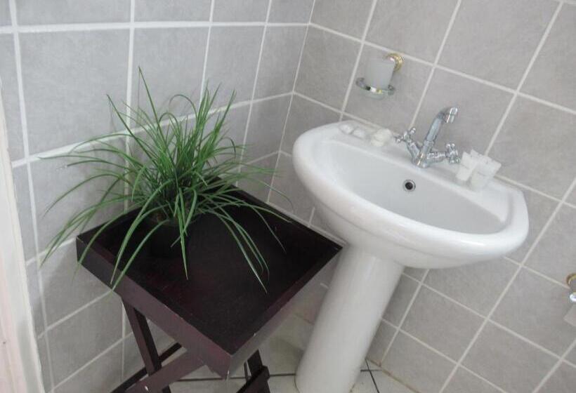 이코노미 룸, Faces Guesthouse