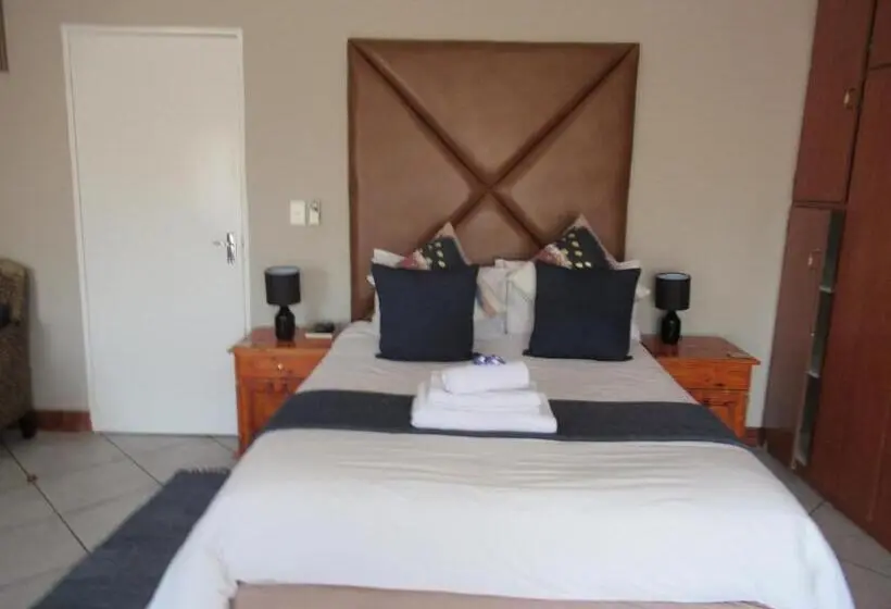 浴室共有ファミリールーム, Faces Guesthouse