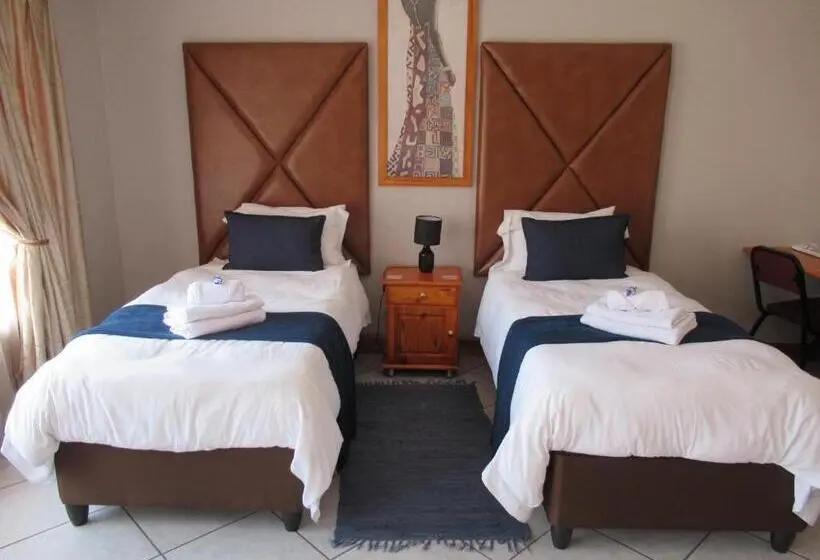 浴室共有ファミリールーム, Faces Guesthouse