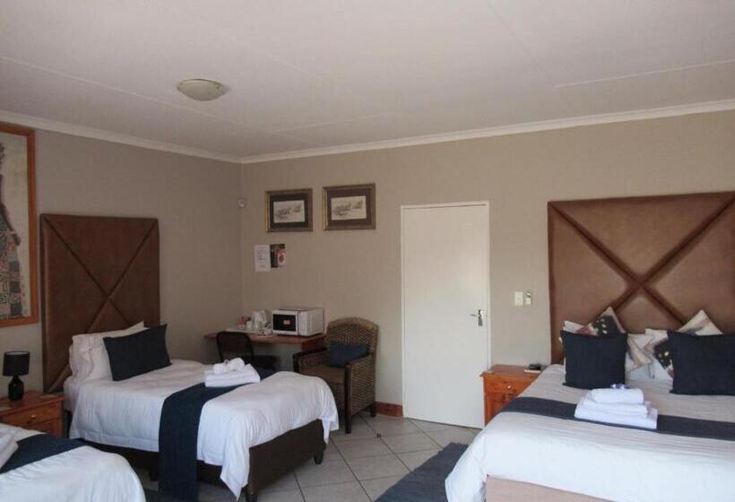 패밀리 룸 공용 욕실, Faces Guesthouse