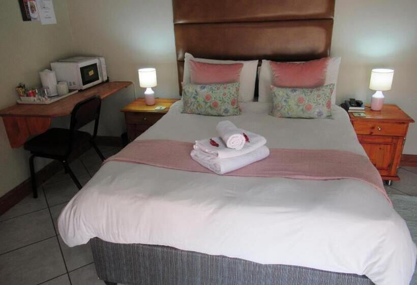 Номер Deluxe, Faces Guesthouse