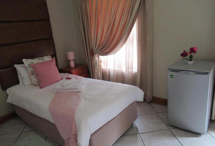 디럭스 룸, Faces Guesthouse