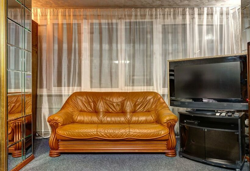 Vuode Makuusalissa, Dikat Hostel