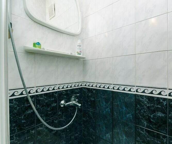 Vuode Makuusalissa, Dikat Hostel