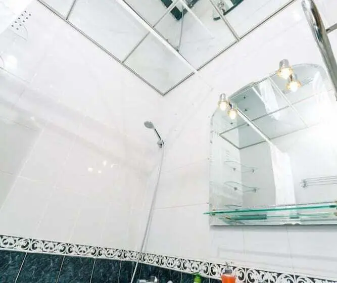 تختخواب در اتاق مشترک, Dikat Hostel