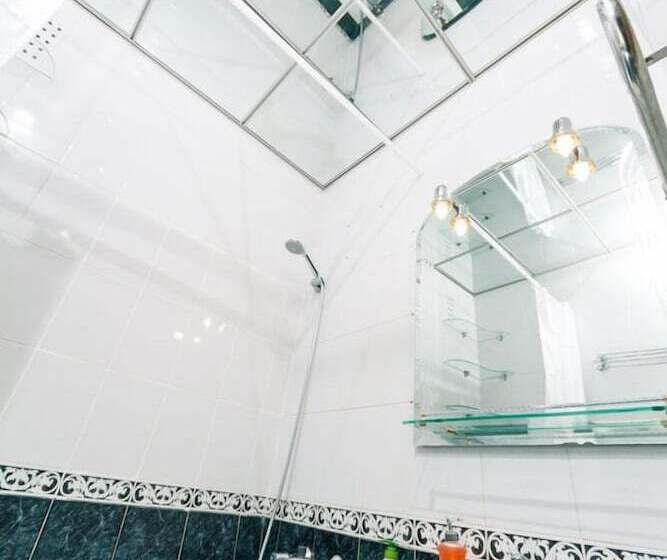 Economy Yhden Hengen Huone, Dikat Hostel