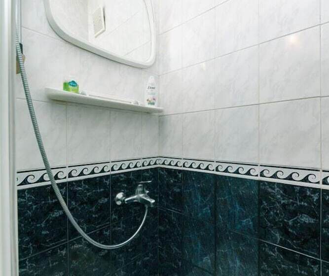 Economy Yhden Hengen Huone, Dikat Hostel