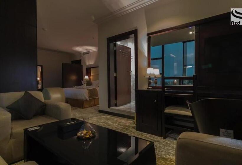 جناح جونيور ديلوكس, Azd