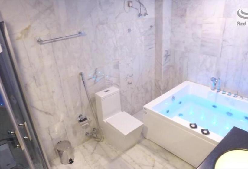 جناح جونيور ديلوكس, Azd