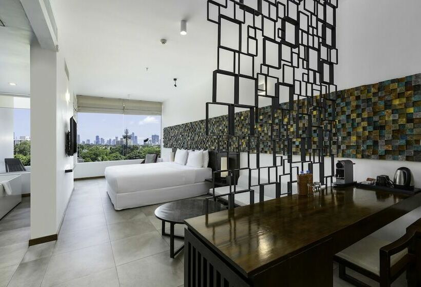 스위트, Me Colombo