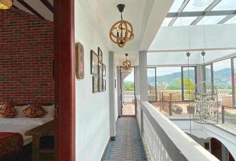 اتاق سوپریور با چشم‌انداز باغ, Mumian Inn