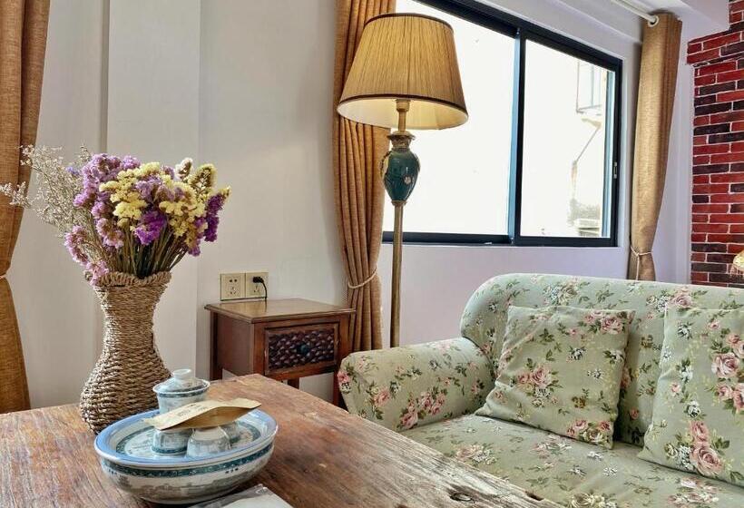 اتاق سوپریور با چشم‌انداز باغ, Mumian Inn