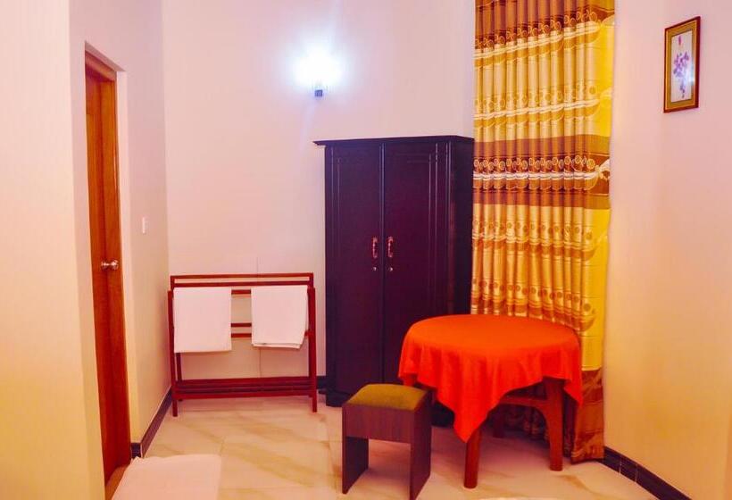 חדר סטנדרט לשלושה, New Kandy Residence