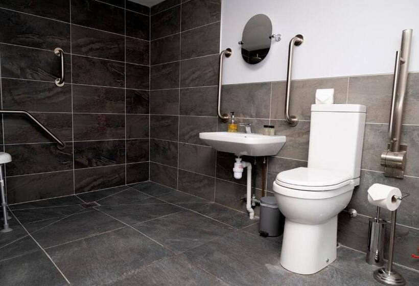 Номер Стандарт Адаптированный для Инвалидов, The Finch Hatton Arms