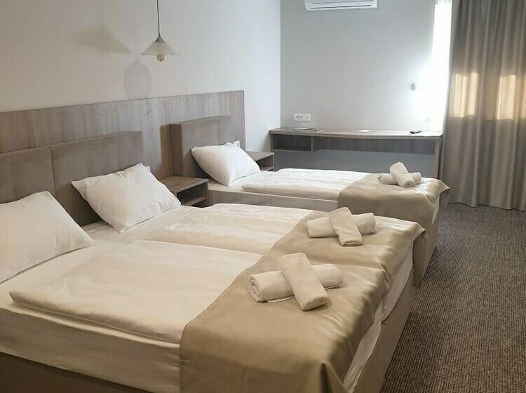 اتاق سوپریور سه تخته, Storia