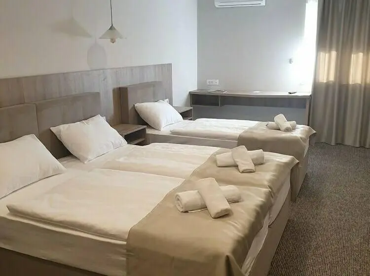 اتاق سوپریور سه تخته, Storia
