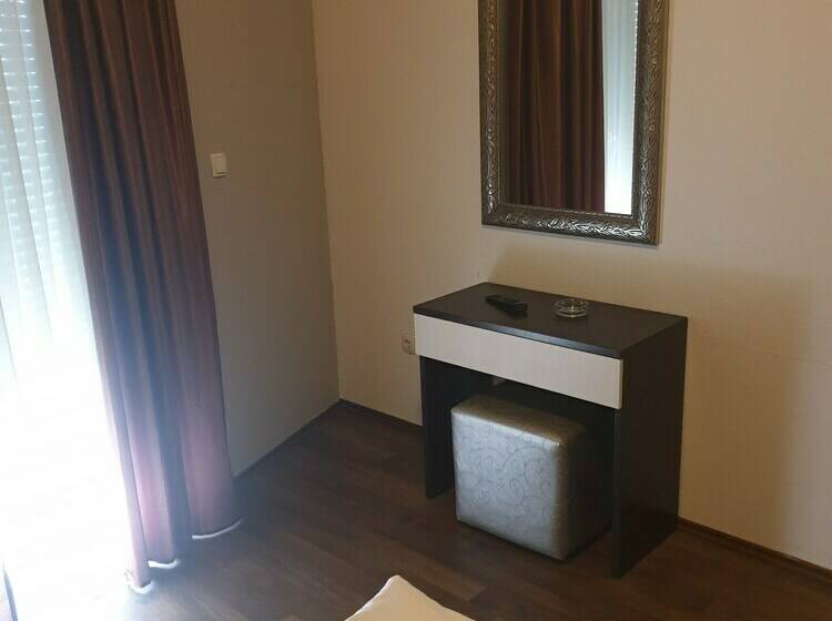 اتاق استاندارد یک نفره, Storia