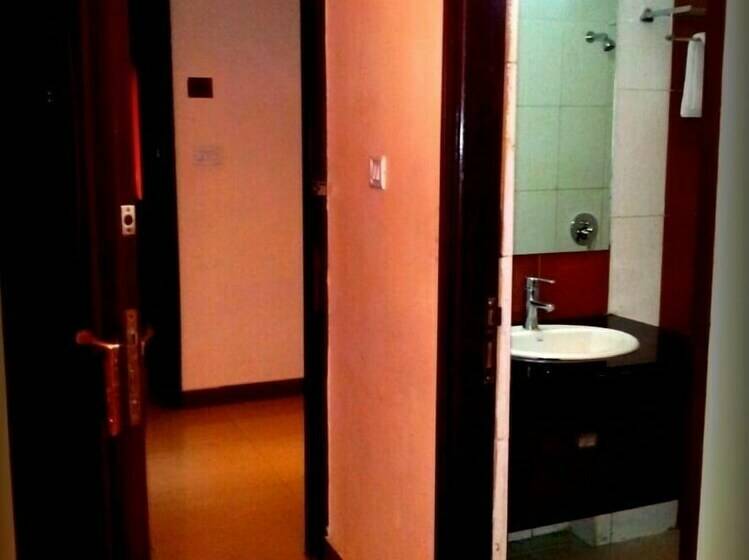 Номер Deluxe, Sydney Grand Hotel & Resort