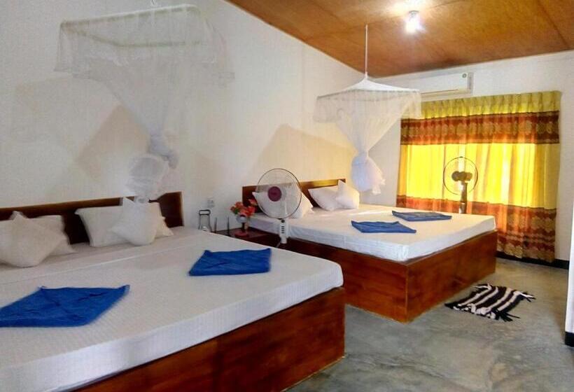 חדר משפחתי, Organic Farm Wish Prabha Lake View Homestay