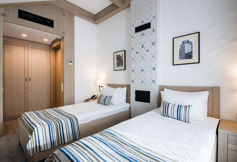 침실 1개 아파트, Amstelski