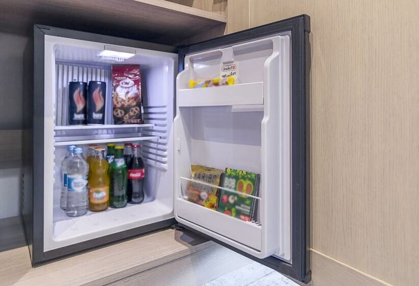 침실 1개 아파트, Amstelski