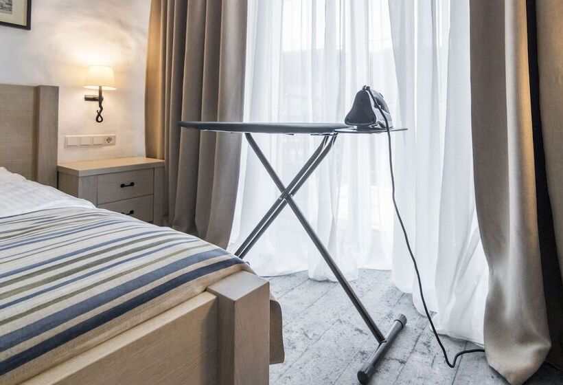 스튜디오 산전망, Amstelski