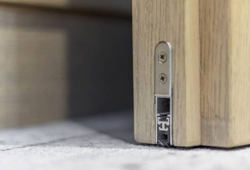 스튜디오 산전망, Amstelski