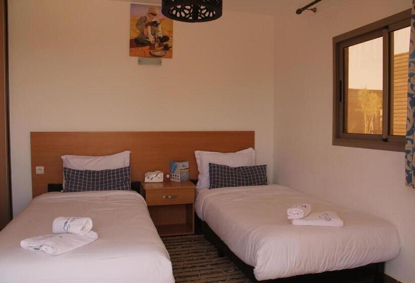 بنجلو قياسى مطل على البحر, Dakhla Camp