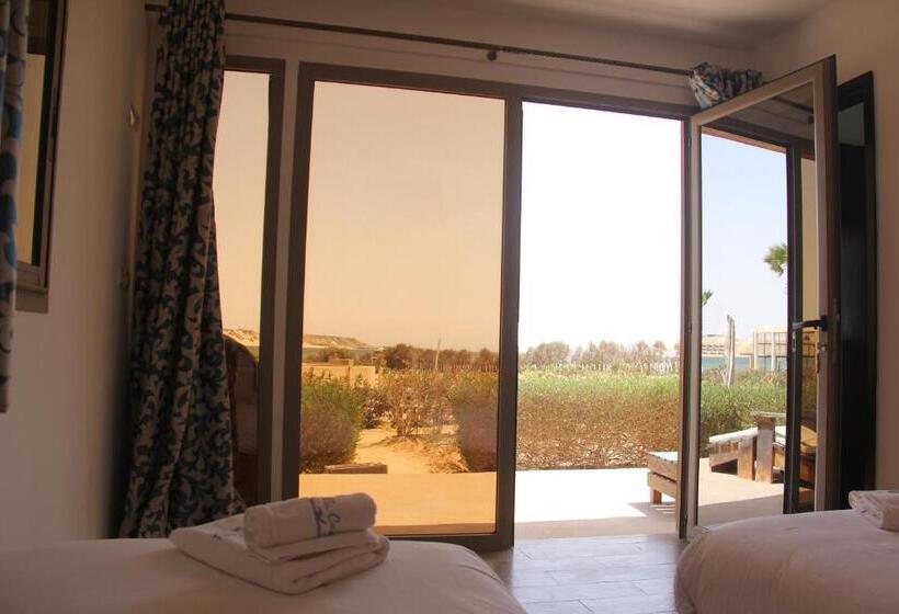 بنجلو قياسى مطل على البحر, Dakhla Camp