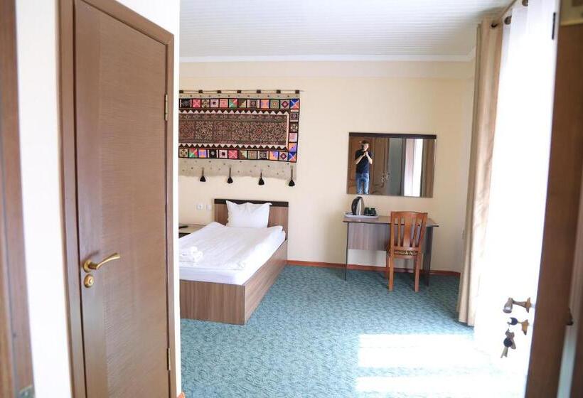 اتاق استاندارد, Khan Tengri