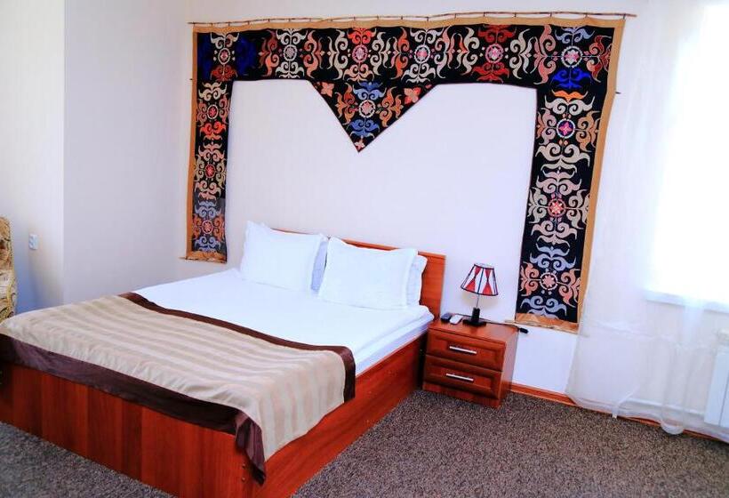 اتاق اکونومی, Khan Tengri