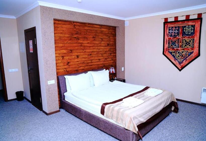 اتاق اکونومی, Khan Tengri