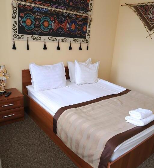 اتاق اکونومی, Khan Tengri