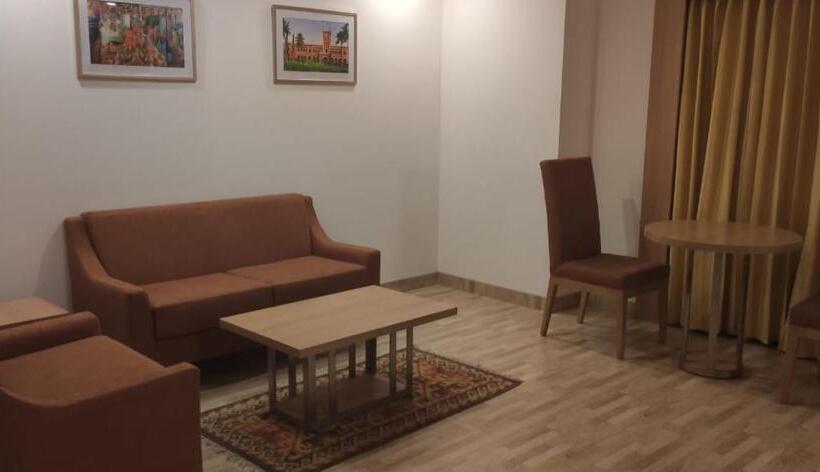 Полулюкс, Lemon Tree Hotel Coimbatore