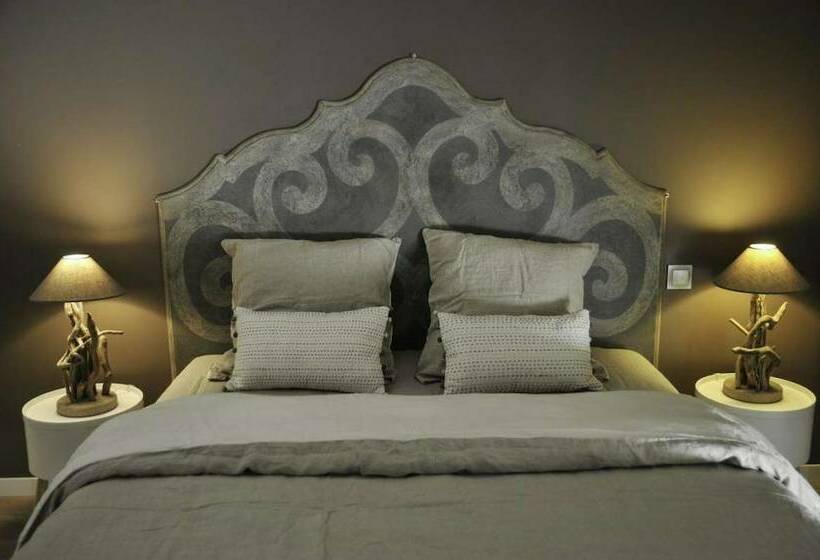 스탠다드 룸 더블 침대, Escapades Lointaines