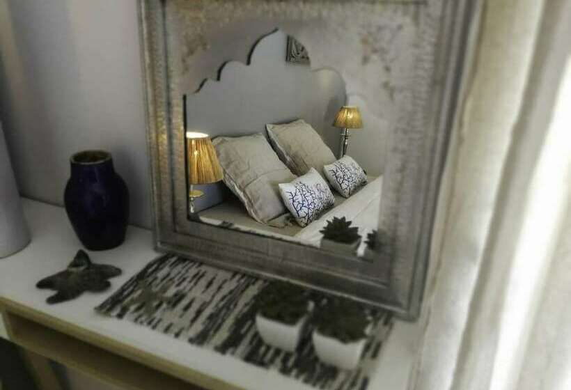 스탠다드 룸 더블 침대, Escapades Lointaines