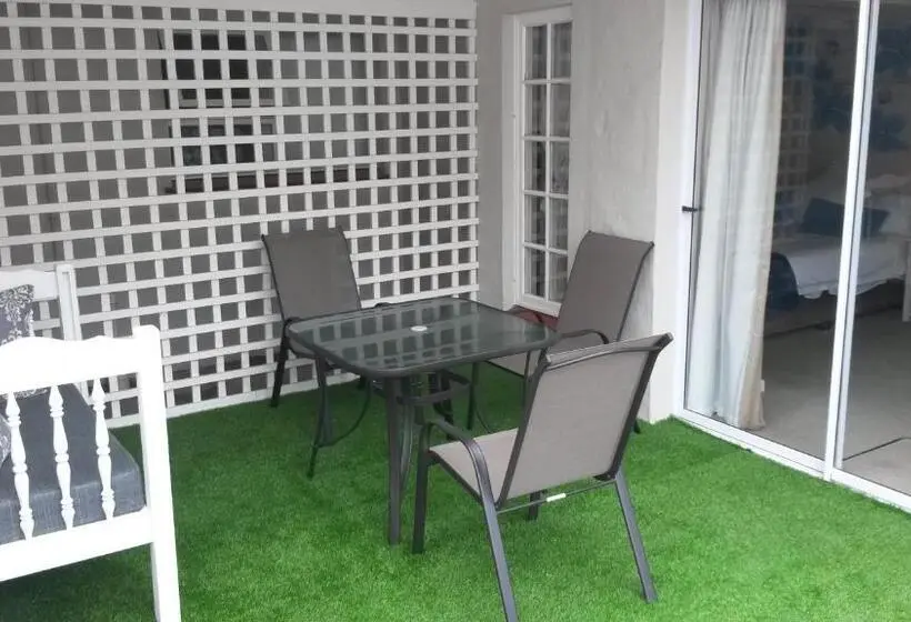 اتاق کلاس بیزنس, Reef View Bnb