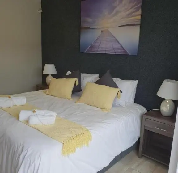 اتاق لوکس با تخت بزرگ, Reef View Bnb