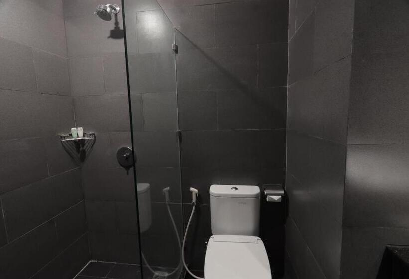 חדר אקזקיוטיב, Golden Tulip Essential Makassar