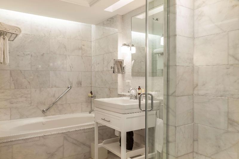 Номер Deluxe, Golden Tulip Essential Makassar