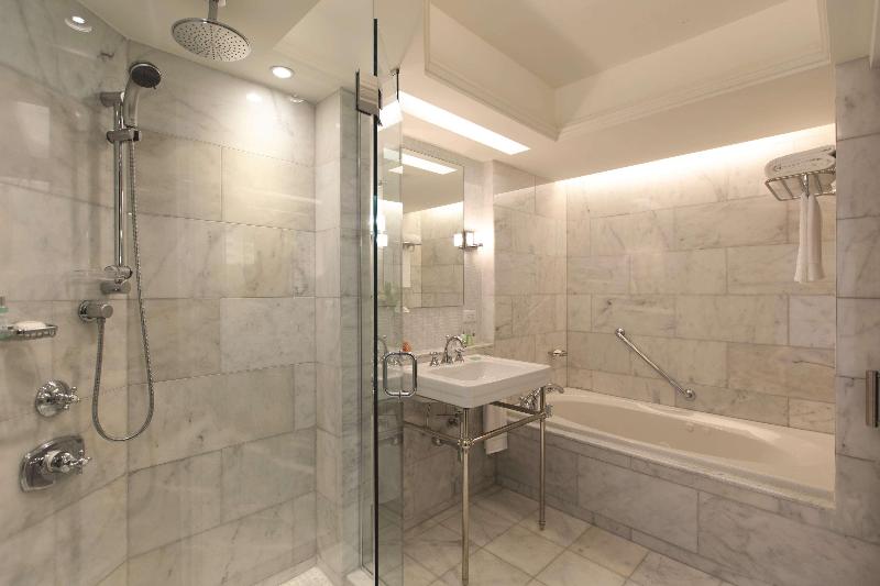 חדר דלוקס, Golden Tulip Essential Makassar