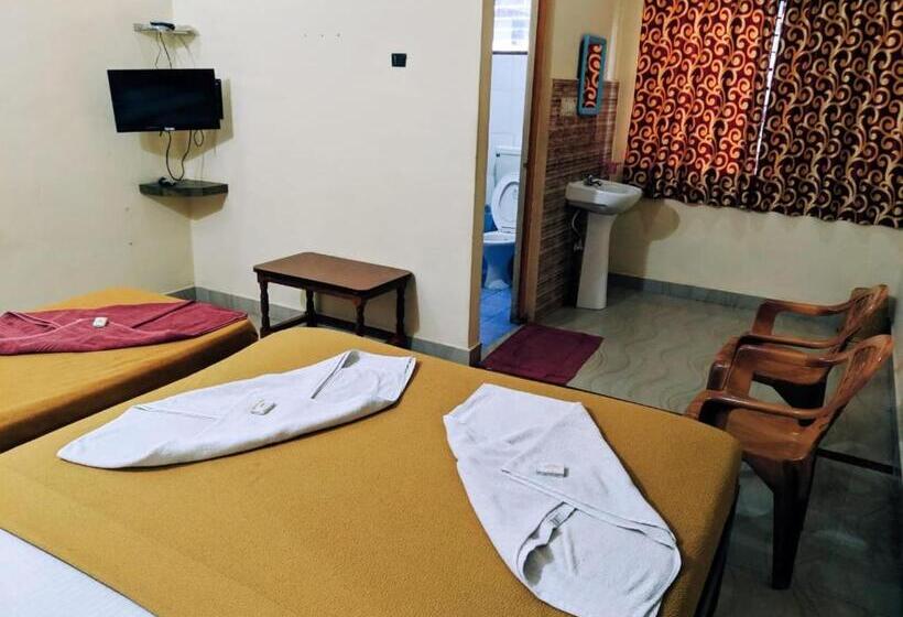 Habitació Triple Deluxe, Varsha Hampi