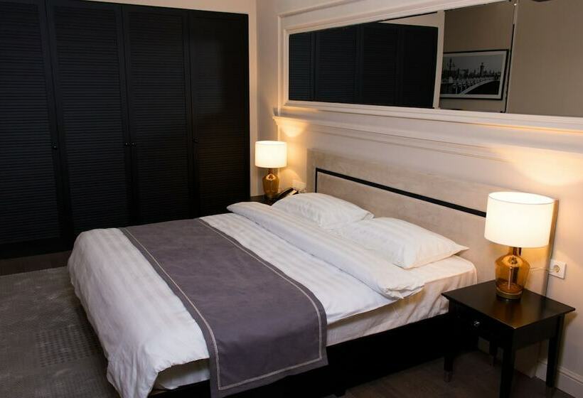 Cameră Deluxe, Madison