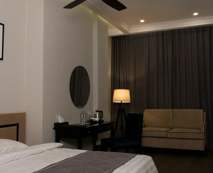 Cameră Superioară, Madison