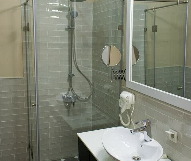 Cameră Superioară, Madison