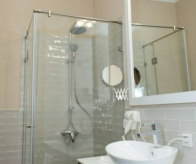 Cameră Standard, Madison