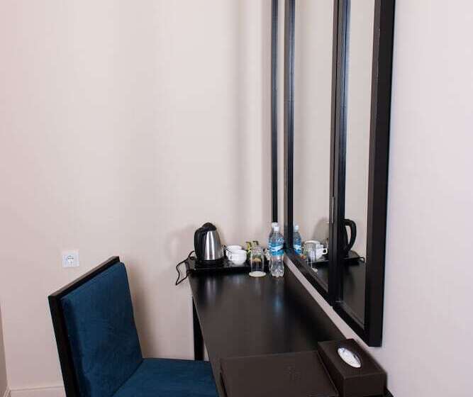 Cameră Deluxe, Madison